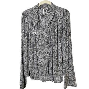 Free‎ People Modern Muse Snakeskin Print Button Front Top M
